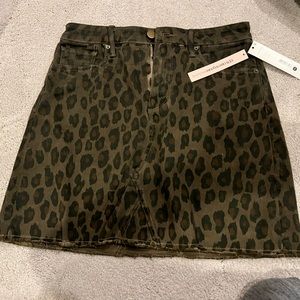 Brand new with tags on!! Bloomingdale's exclusive ! AQUA animal print skirt!